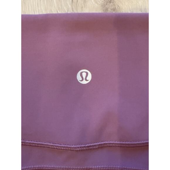 Women’s Lululemon In Movement Everlux Tight Size 8 - Picture 4 of 5